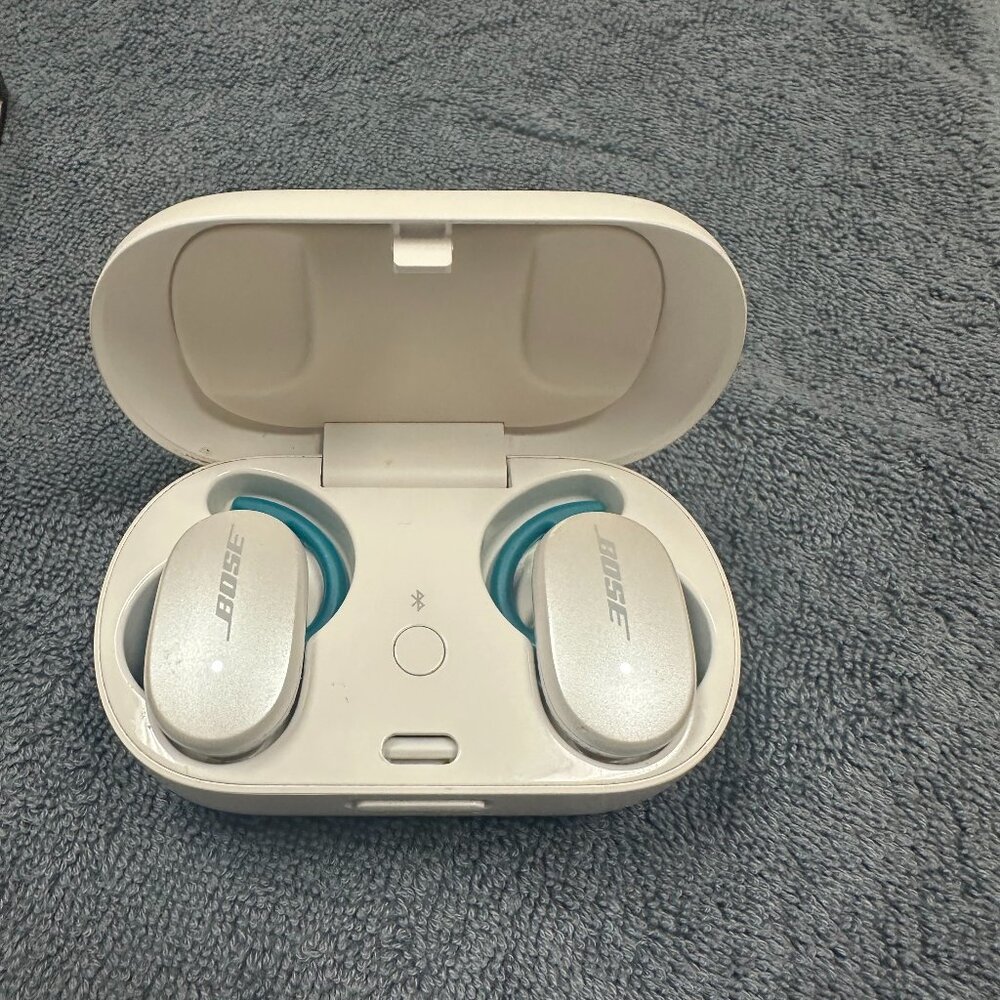 Bose Noise cancel earbuds